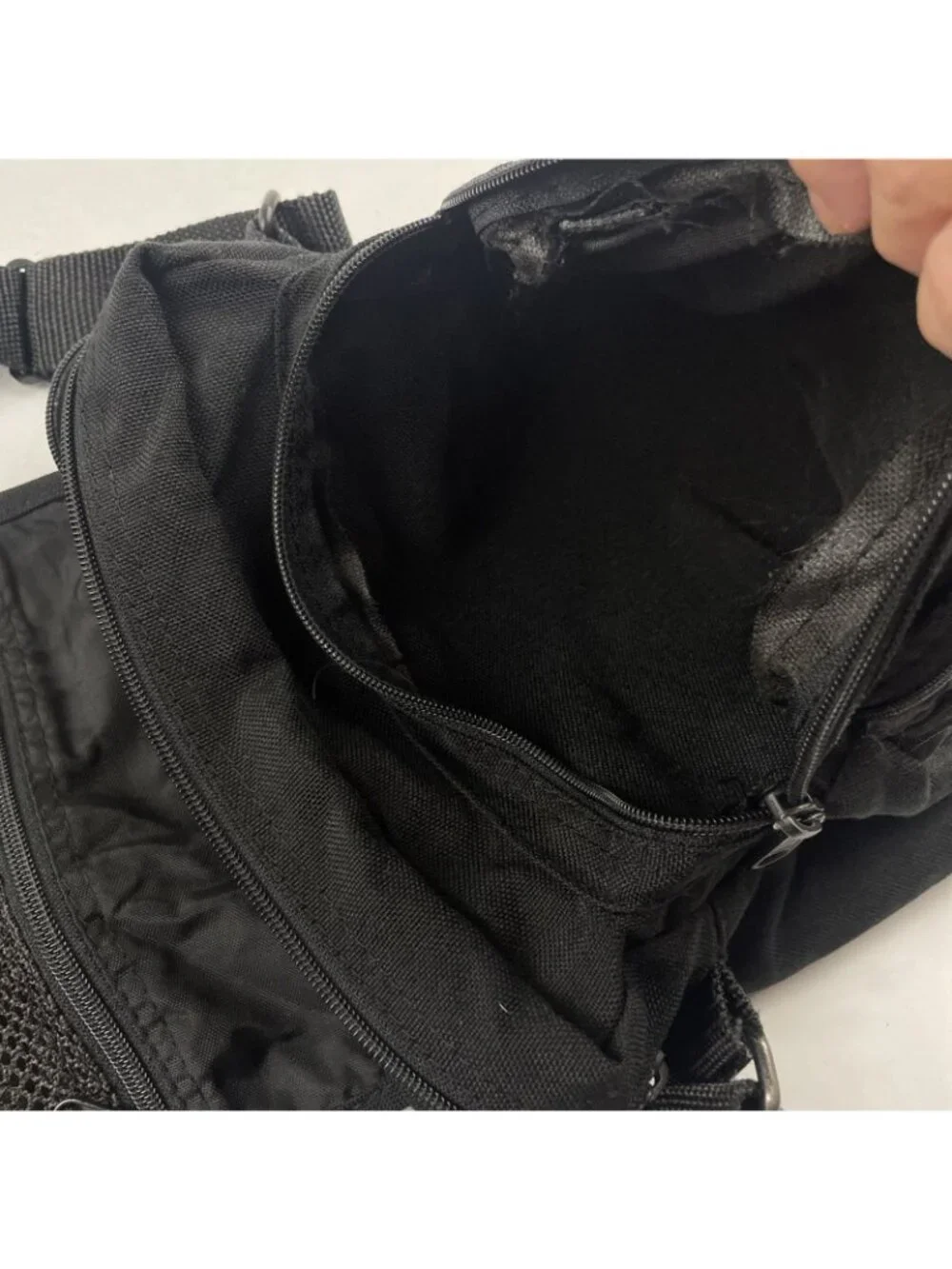 Eagle Creek Travel Gear Black Nylon Organizer Crossbody Shoulder Travel Bag